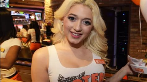 hooters workers|should i work at hooters.